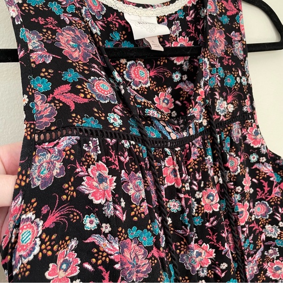 Knox Rose | Black and Pink Floral Pleated Tank | Size Small - Picture 8 of 11